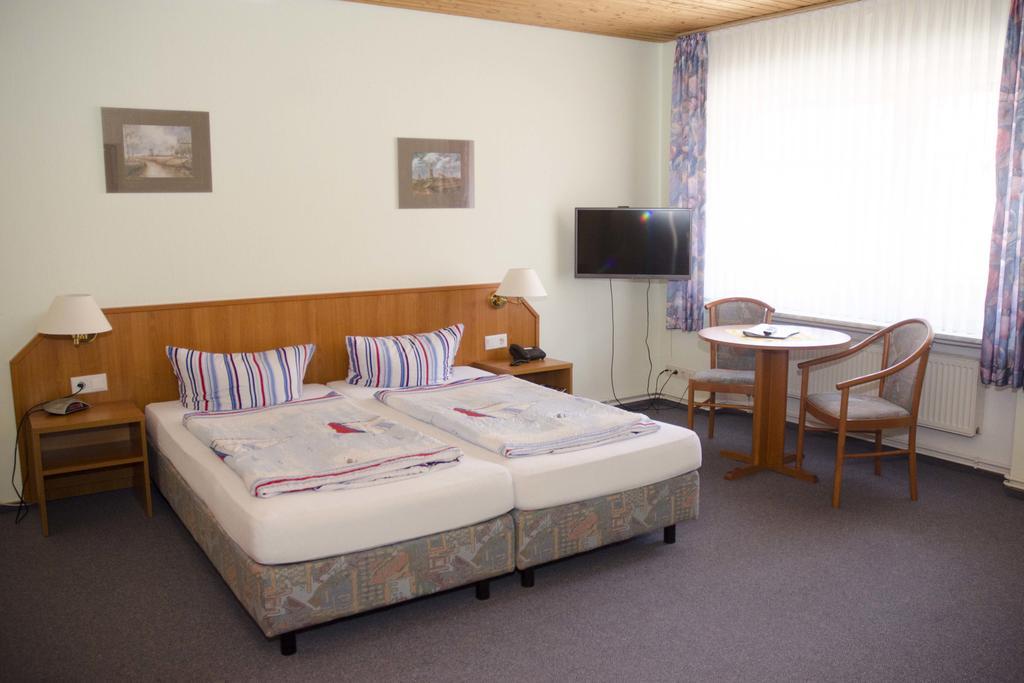 Hotel Zum Wikinger Neßmersiel Habitación foto