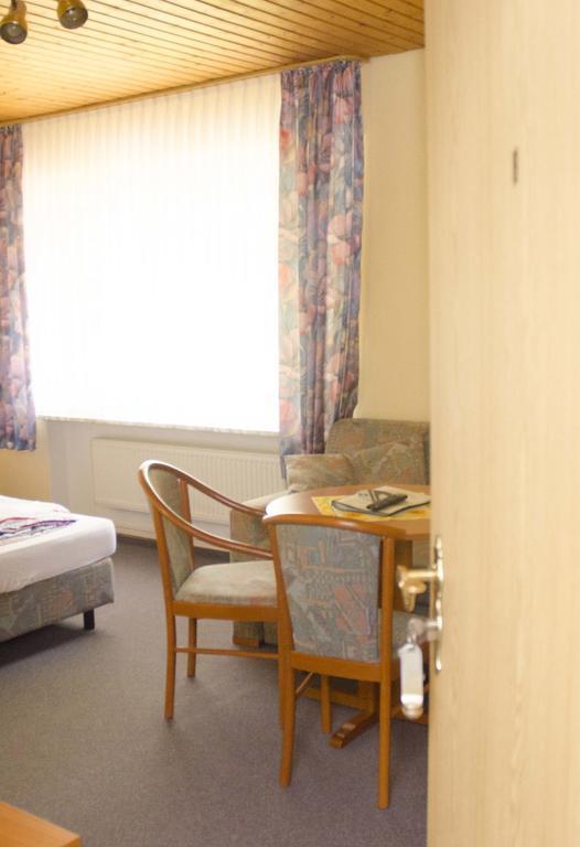 Hotel Zum Wikinger Neßmersiel Habitación foto